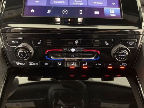 Used 2023 Jeep Grand Cherokee L Laredo RWD image 28