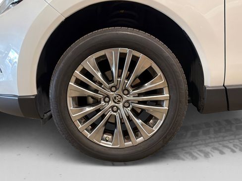 Used 2023 Toyota Venza Limited AWD/4WD image 50