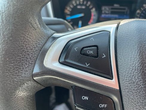 Used 2016 Ford Fusion SE FWD image 19