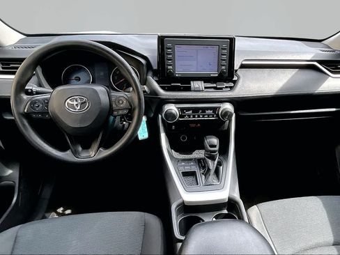 Used 2021 Toyota RAV4 LE FWD image 16