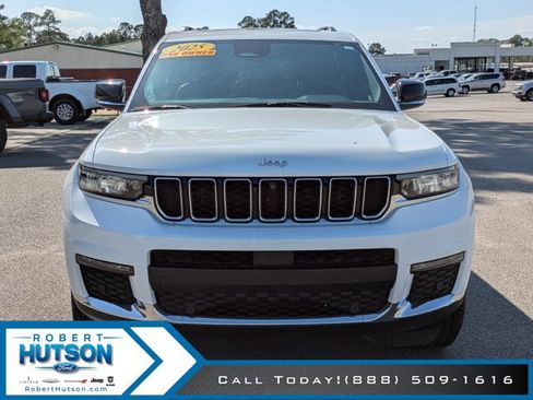 Used 2025 Jeep Grand Cherokee L Limited w/ Luxury Tech Group II AWD/4WD image 3