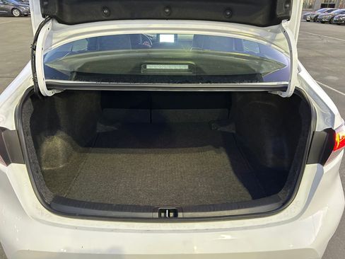 Used 2025 Toyota Corolla LE image 24