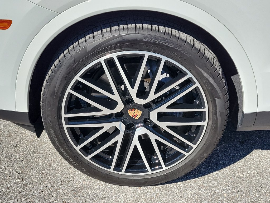 Certified 2026 Porsche Cayenne Coupe AWD/4WD image 12