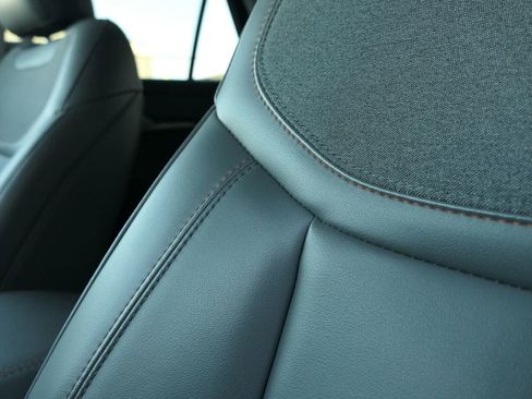 Used 2025 Ford Explorer Active w/ Active Comfort Package image 13