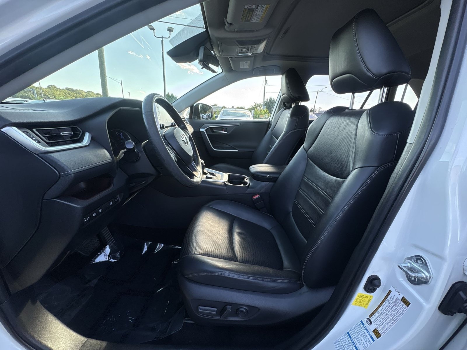 Used 2019 Toyota RAV4 Limited w/ Limited Grade Weather Package AWD/4WD image 13