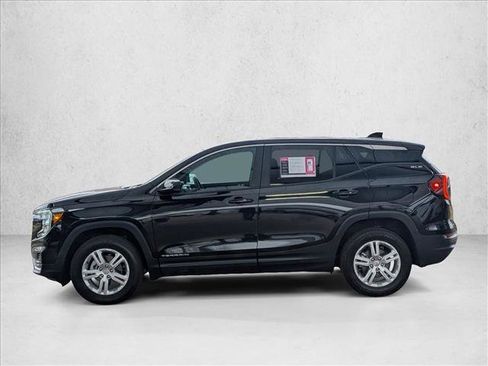 Used 2024 GMC Terrain SLE image 8