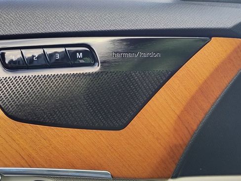 Certified 2022 Volvo XC90 T8 Inscription Expression w/ Advanced Package image 9