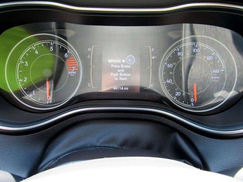 Used 2020 Jeep Cherokee Latitude Plus w/ Comfort/Convenience Group image 20