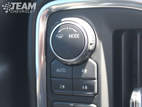 Used 2021 Chevrolet Silverado 1500 LT Trail Boss w/ Convenience Package II AWD/4WD image 18