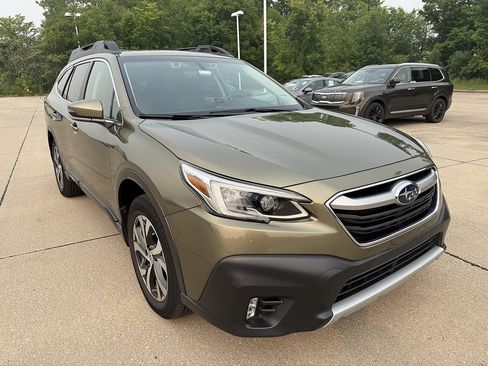 Used 2021 Subaru Outback Limited XT w/ Popular Package #2 AWD/4WD image 2