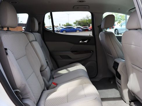 Used 2019 GMC Acadia SLE FWD image 28