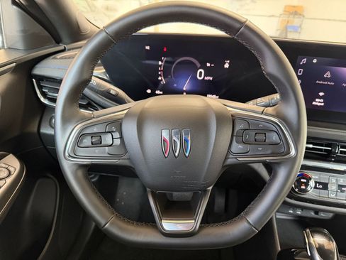 Used 2025 Buick Envista Sport Touring image 25