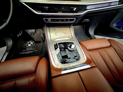 Used 2023 BMW X7 xDrive40i w/ Executive Package image 18