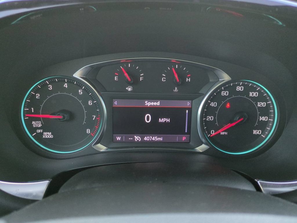 Used 2023 Chevrolet Traverse LT FWD image 32