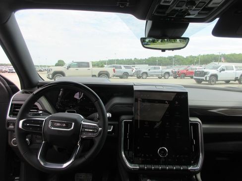 New 2026 GMC Yukon Elevation w/ Elevation Premium Package AWD/4WD image 17