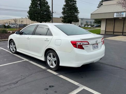 Used 2014 Toyota Camry SE image 5