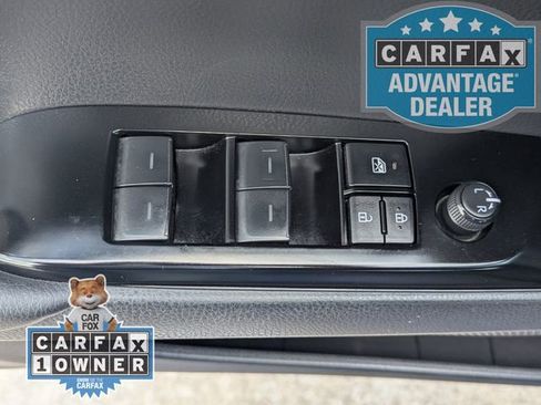 Used 2025 Toyota Camry SE w/ Convenience Package image 16