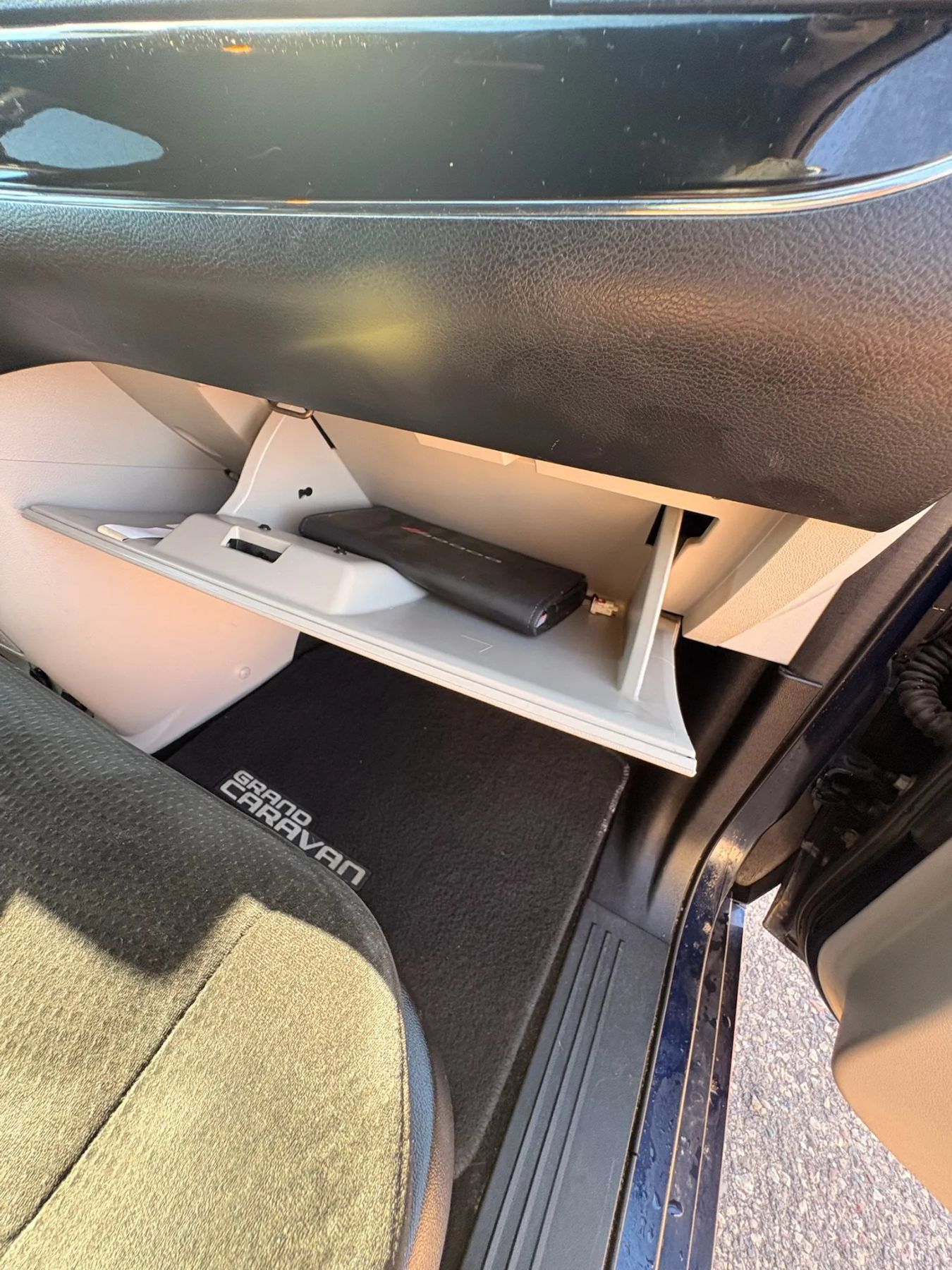 Used 2016 Dodge Grand Caravan SE FWD image 28