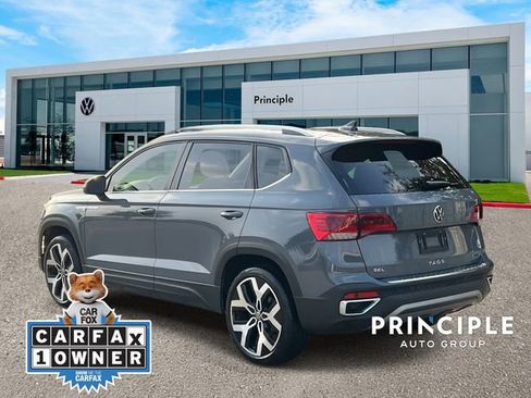 Used 2022 Volkswagen Taos SEL w/ Panoramic Sunroof Package image 5