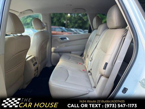 Used 2020 Nissan Pathfinder SL AWD/4WD image 16