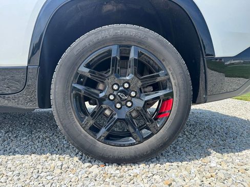 Used 2023 Chevrolet Traverse Premier w/ Redline Edition AWD/4WD image 16