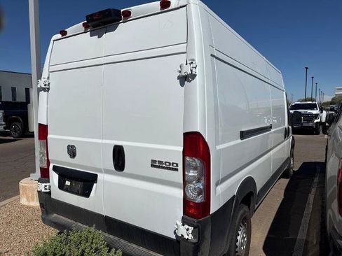 Used 2026 RAM ProMaster 2500 w/ Convenience Group FWD image 4