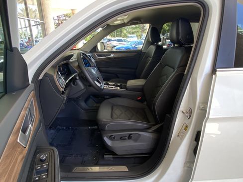 Certified 2026 Volkswagen Atlas SE w/ Black Wheel Package AWD/4WD image 37