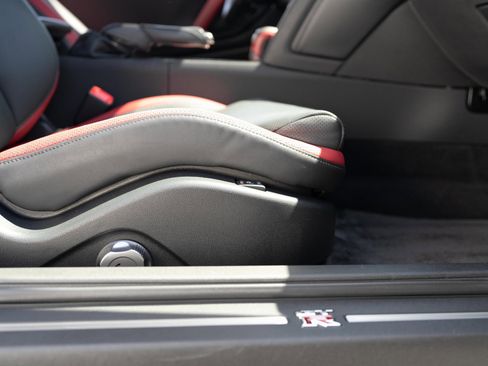Used 2013 Nissan GT-R Black Edition AWD/4WD image 83