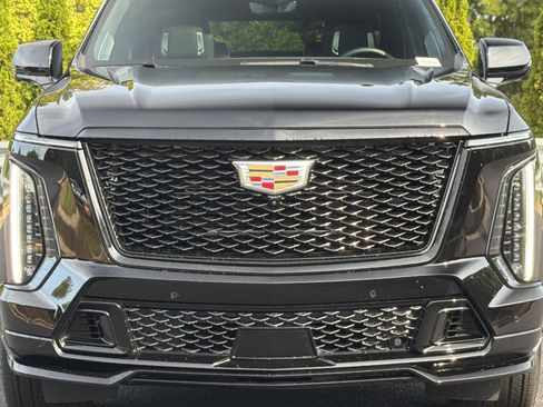 Used 2025 Cadillac Escalade V AWD/4WD image 20