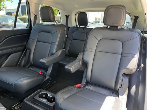 Used 2026 Lincoln Aviator AWD image 13
