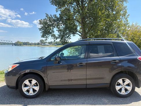 Used 2015 Subaru Forester 2.5i Premium w/ All-Weather Package image 2