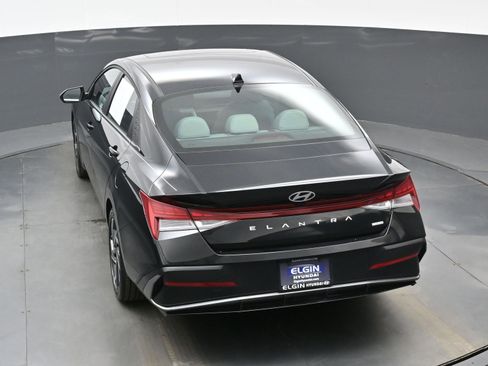 Certified 2025 Hyundai Elantra Limited image 37