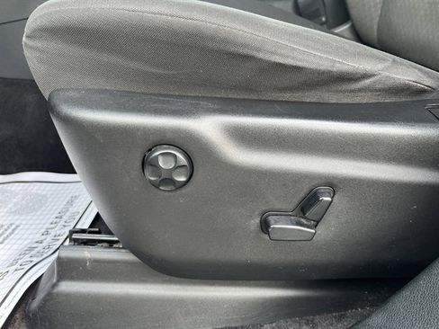 Used 2018 Jeep Grand Cherokee Laredo image 19