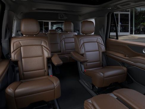 New 2025 Lincoln Navigator Reserve image 11