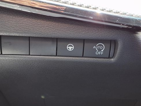 Used 2025 Nissan Kicks SR FWD image 24