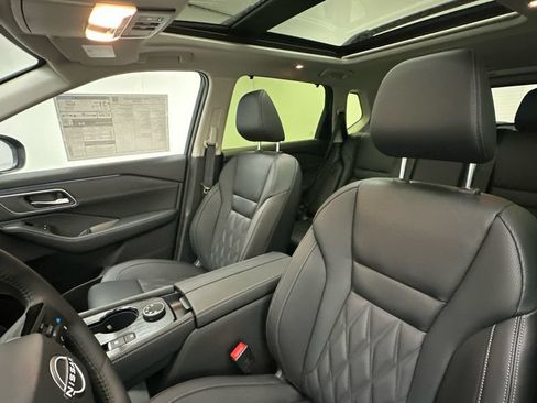 New 2026 Nissan Rogue Platinum AWD/4WD image 9