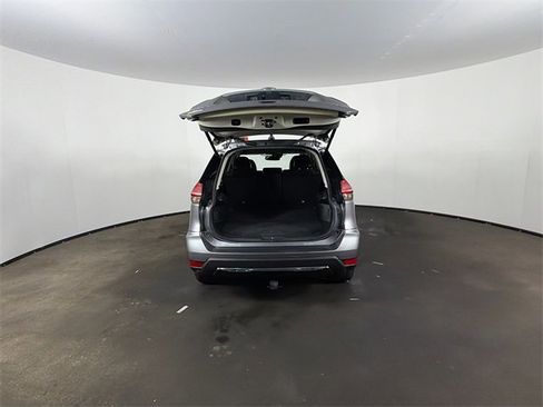 Used 2017 Nissan Rogue SL image 23