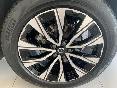 Certified 2023 Volvo XC60 B5 Plus w/ Protection Package Premier image 5