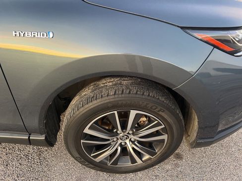 Used 2021 Toyota Venza LE image 11