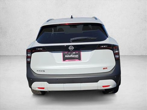 New 2026 Nissan Kicks SR image 9