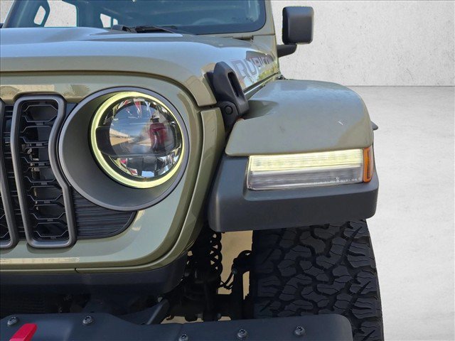 Used 2025 Jeep Wrangler Unlimited Rubicon AWD/4WD image 9