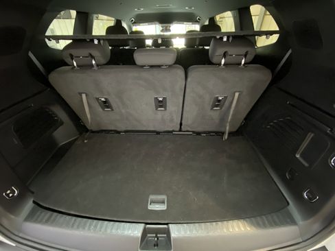 Used 2025 GMC Acadia Elevation image 32