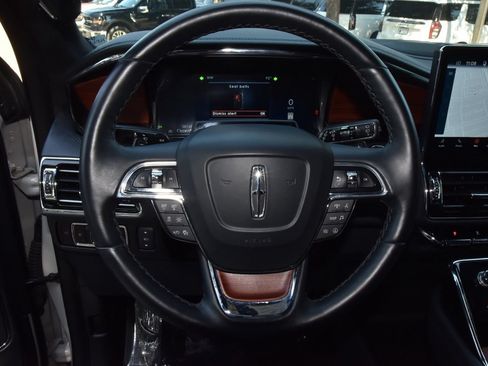 Certified 2024 Lincoln Navigator Premiere AWD/4WD image 23