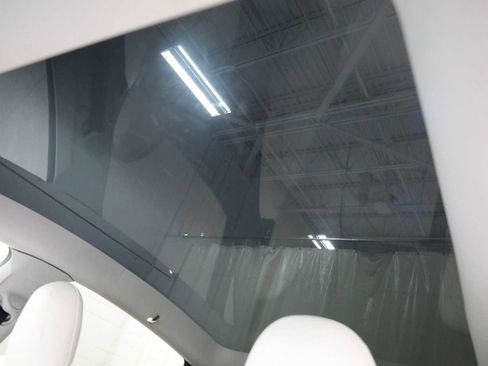 Used 2020 Tesla Model Y Long Range image 19