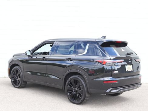 New 2026 Mitsubishi Outlander LE AWD/4WD image 24