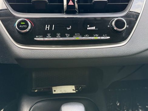 Certified 2022 Toyota Corolla LE image 27