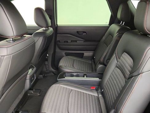 Used 2025 Nissan Pathfinder Rock Creek AWD/4WD image 20