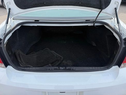 Used 2016 Chevrolet Impala LT image 25