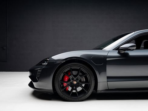 Used 2023 Porsche Taycan GTS image 17