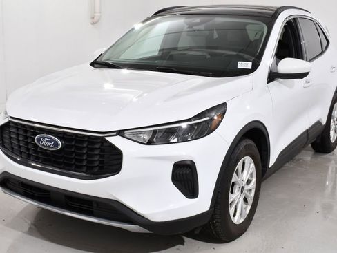 Used 2023 Ford Escape Active w/ Tech Pack #2 image 2